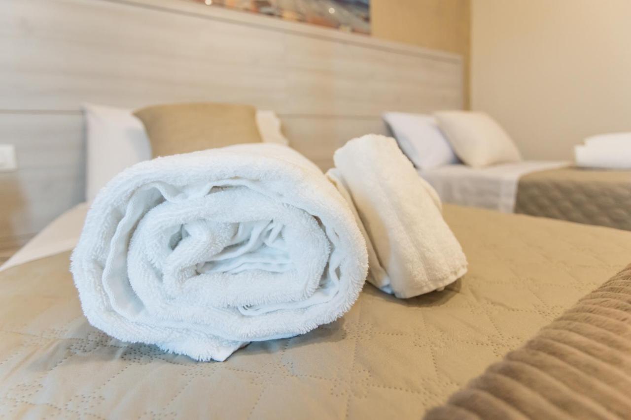 Oasi Perla Del Mare Rooms Aci Castello Exterior photo